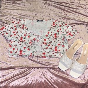 ‼️ SOLD ‼️ Cropped open front tee